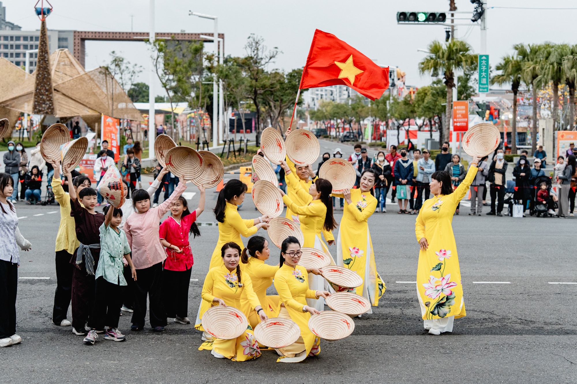 Lạc bước giữa 600 tuyệt tác ánh sáng tại lễ hội đèn lồng Đài Loan 2026 - Ảnh 17. Lạc bước giữa 600 tuyệt tác ánh sáng tại lễ hội đèn lồng Đài Loan 2026 - Ảnh 17.
