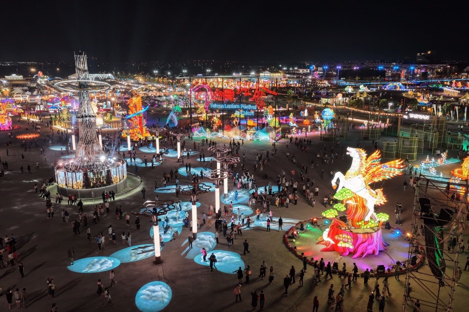 Lạc bước giữa 600 tuyệt tác ánh sáng tại lễ hội đèn lồng Đài Loan 2026 - Ảnh 4. Lạc bước giữa 600 tuyệt tác ánh sáng tại lễ hội đèn lồng Đài Loan 2026 - Ảnh 4.