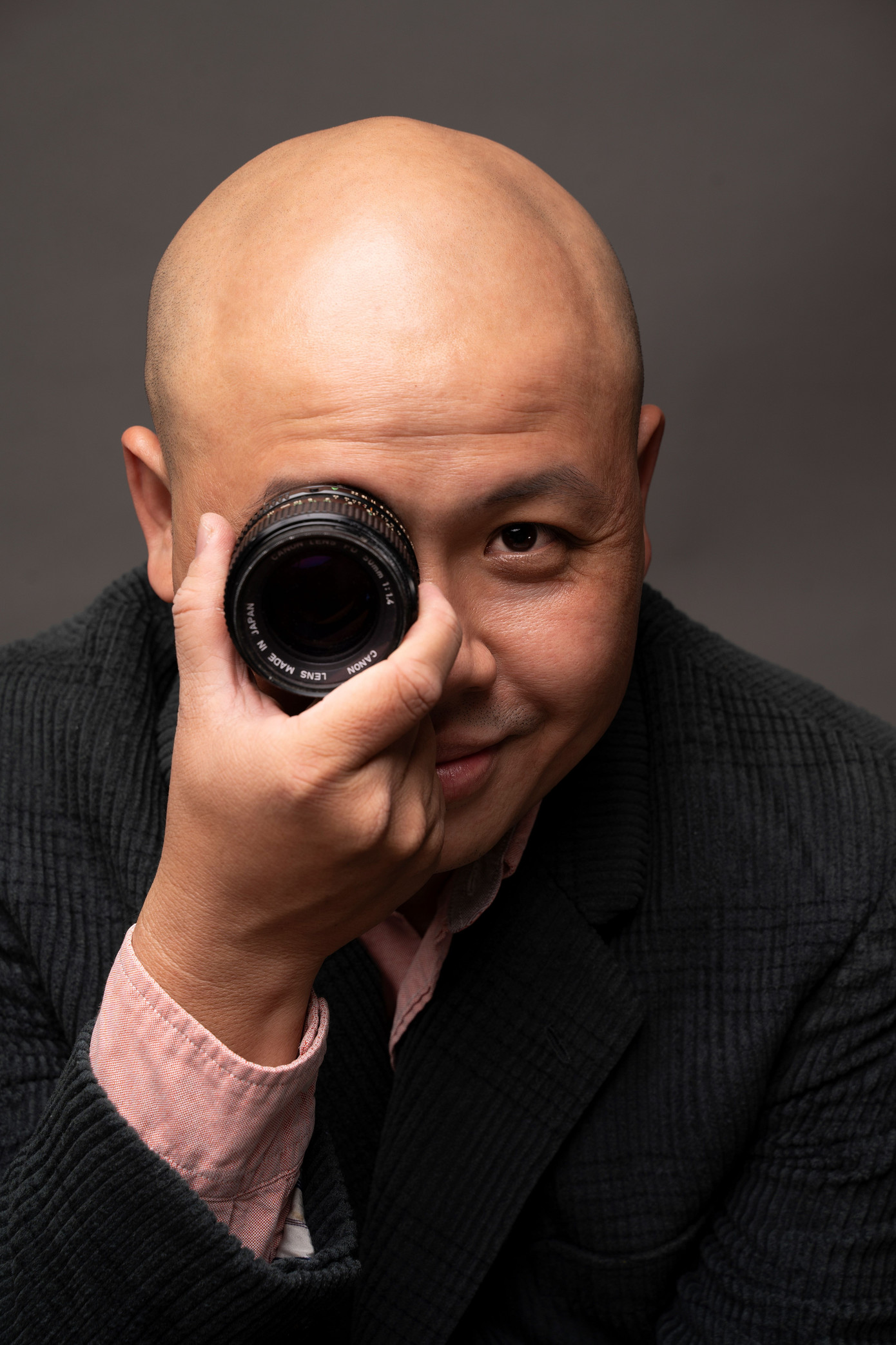 Chung Chí Công: Cựu thí sinh Olympia thành công trong lĩnh vực đạo diễn phim 2026 - Ảnh 1. Chung Chí Công: Cựu thí sinh Olympia thành công trong lĩnh vực đạo diễn phim 2026 - Ảnh 1.