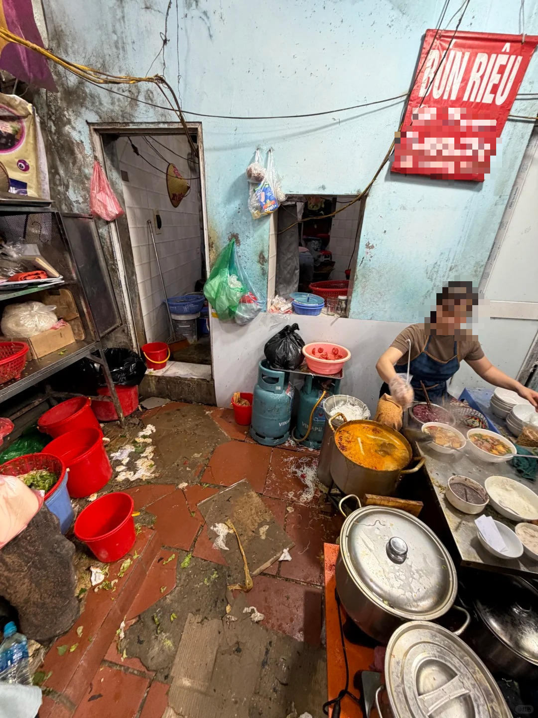 Ẩm thực vỉa hè Việt Nam và cuộc tranh luận từ du khách Trung Quốc - Ảnh 3. Ẩm thực vỉa hè Việt Nam và cuộc tranh luận từ du khách Trung Quốc - Ảnh 3.