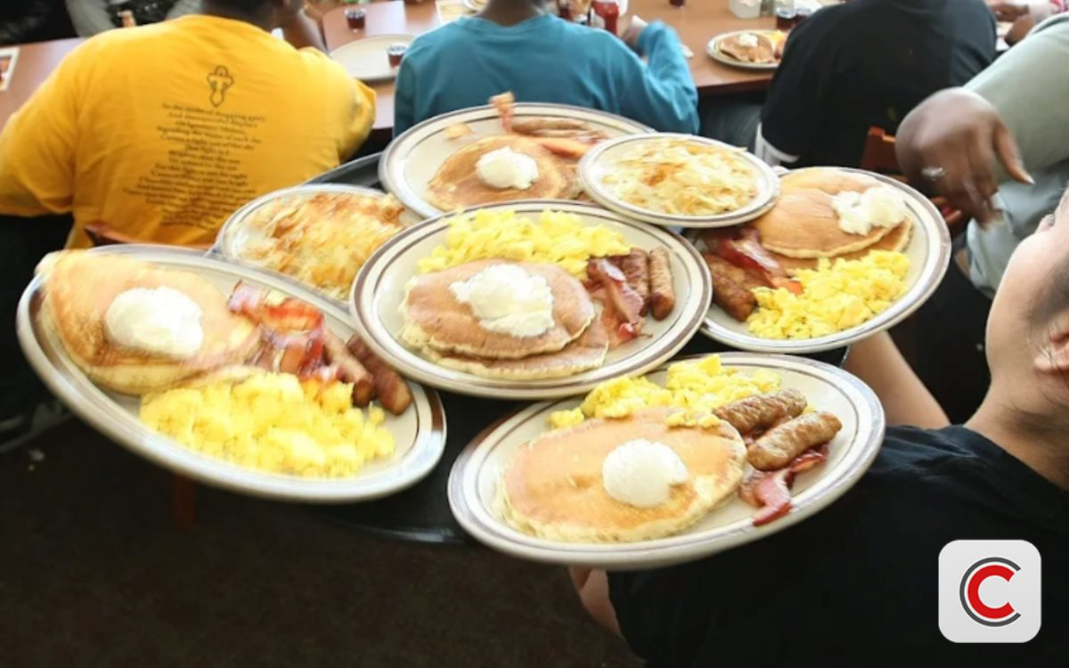 Denny ’ s bán mình với giá 620 triệu USD và đóng 150 cơ sở vì khó khăn kinh doanh - Ảnh 1. Denny ’ s bán mình với giá 620 triệu USD và đóng 150 cơ sở vì khó khăn kinh doanh - Ảnh 1.