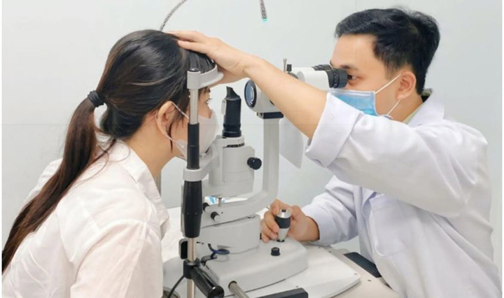 Bảo hiểm y tế mổ cận thị cho trẻ em dưới 18 tuổi có hiệu lực từ 2025 - Ảnh 1.