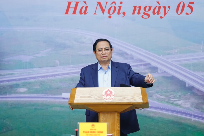 Thủ tướng Phạm Minh Chính yêu cầu đầu tư giao thông kết nối và mở rộng cao tốc 2026 - Ảnh 1.