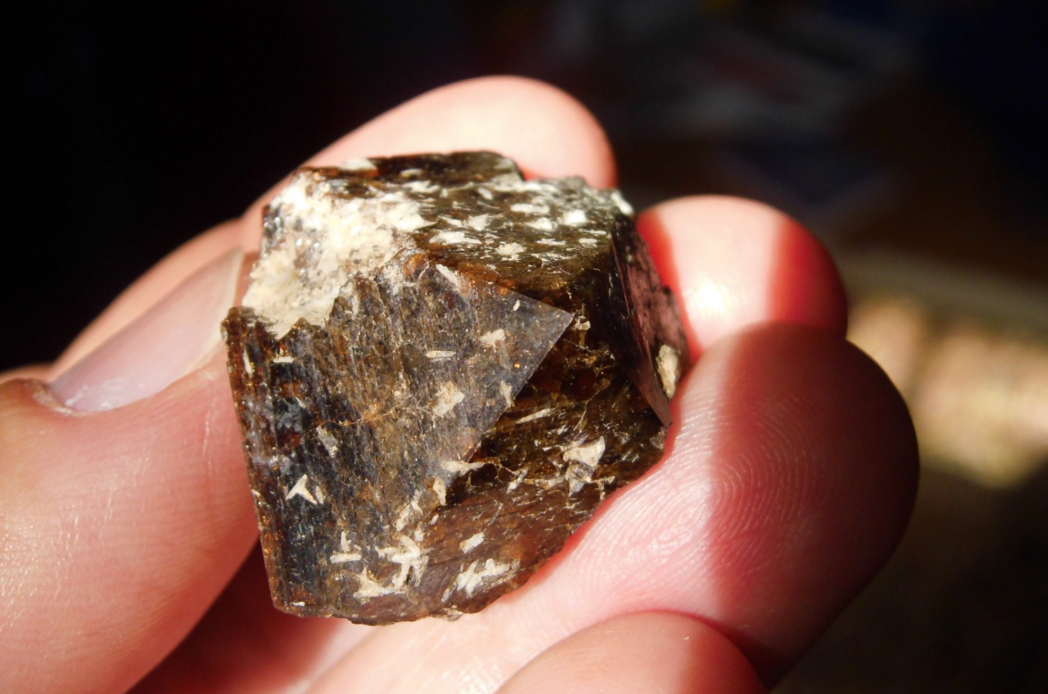 Cát sa mạc bỗng biến thành thủy tinh: Chuyên gia vào cuộc tìm thấy nguồn nhiệt đến từ nơi bất ngờ - Ảnh 3.