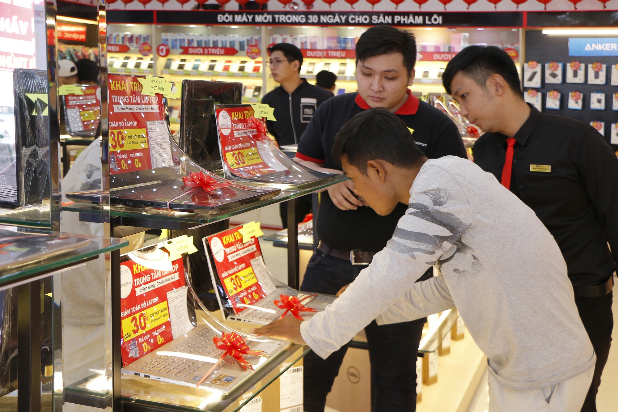 Từ Xôi Lạc TV đến phần mềm crack: Vì sao nội dung “lậu” vẫn phổ biến? - Ảnh 1.