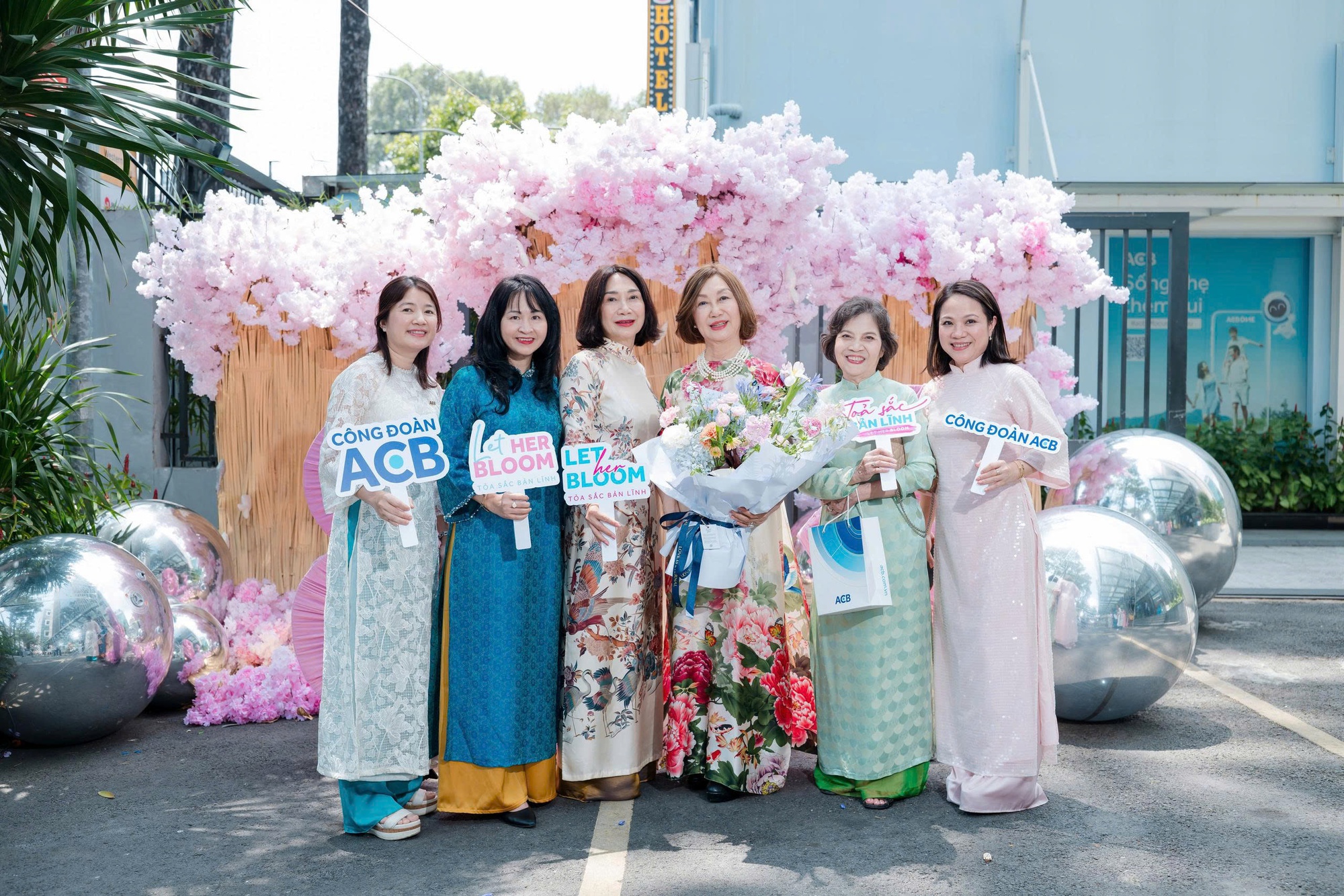 Khoảnh khắc ấm áp: 8 