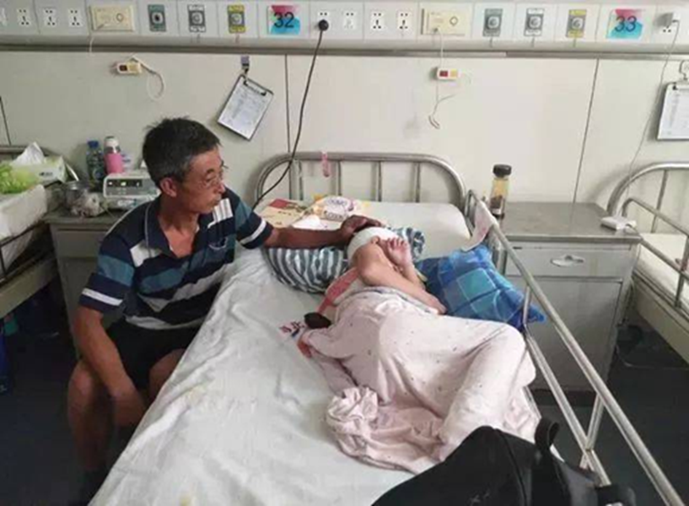 Bé gái 8 tuổi ung thư gan giai đoạn cuối, bác sĩ bàng hoàng khi biết thói quen ăn uống mỗi ngày- Ảnh 1.