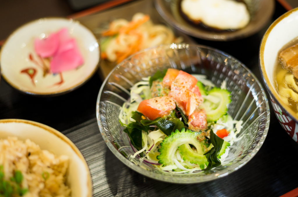 Thực đơn trường thọ của người sống đến 100 tuổi có gì lạ? Nghiên cứu cho thấy 4 chế độ ăn này có thể tăng đáng kể khả năng sống thọ- Ảnh 4.