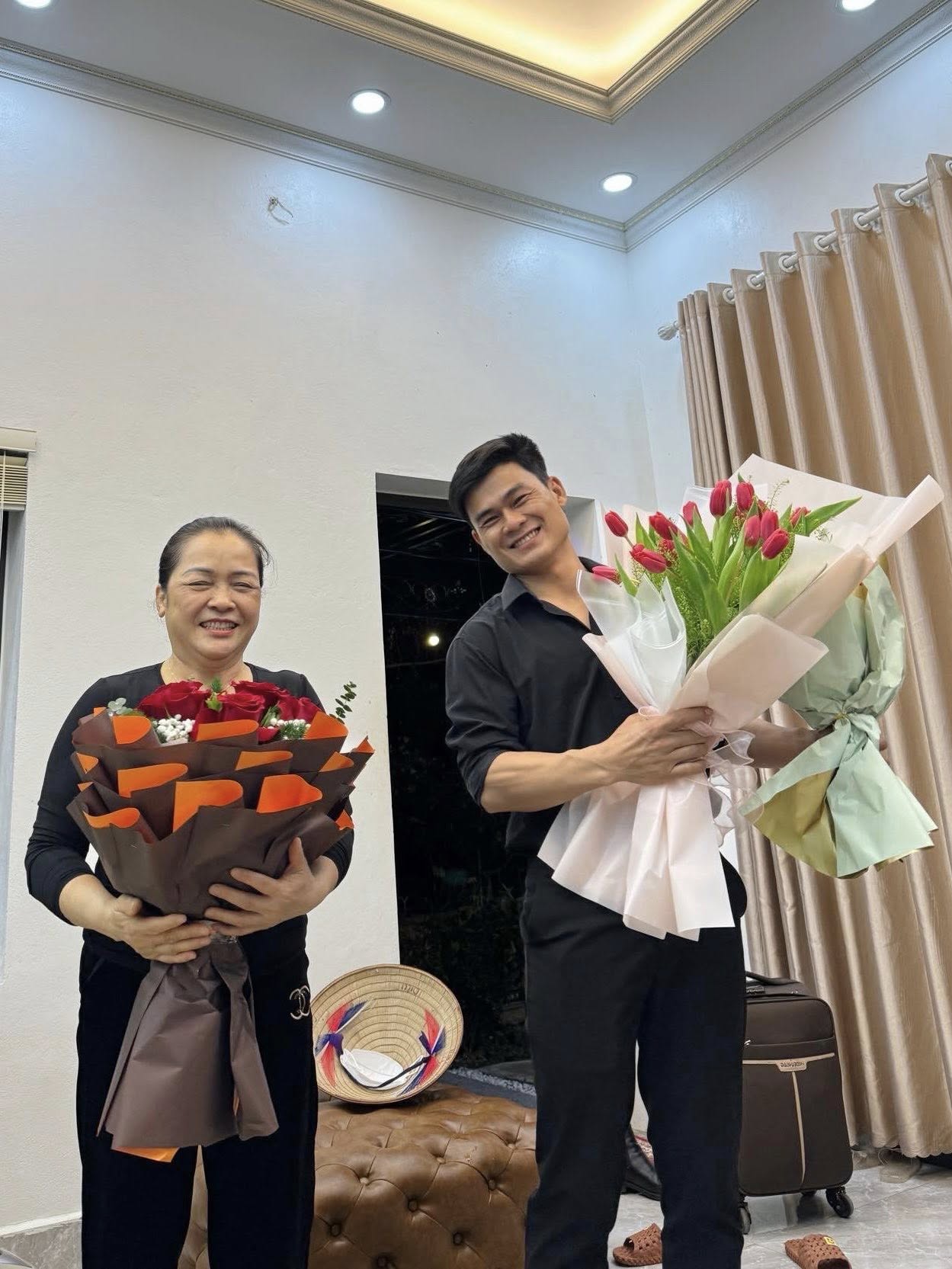 Nhà chồng cưng chiều Hòa Minzy và lý do đằng Sau tình yêu viên mãn - Ảnh 5. Nhà chồng cưng chiều Hòa Minzy và lý do đằng Sau tình yêu viên mãn - Ảnh 5.