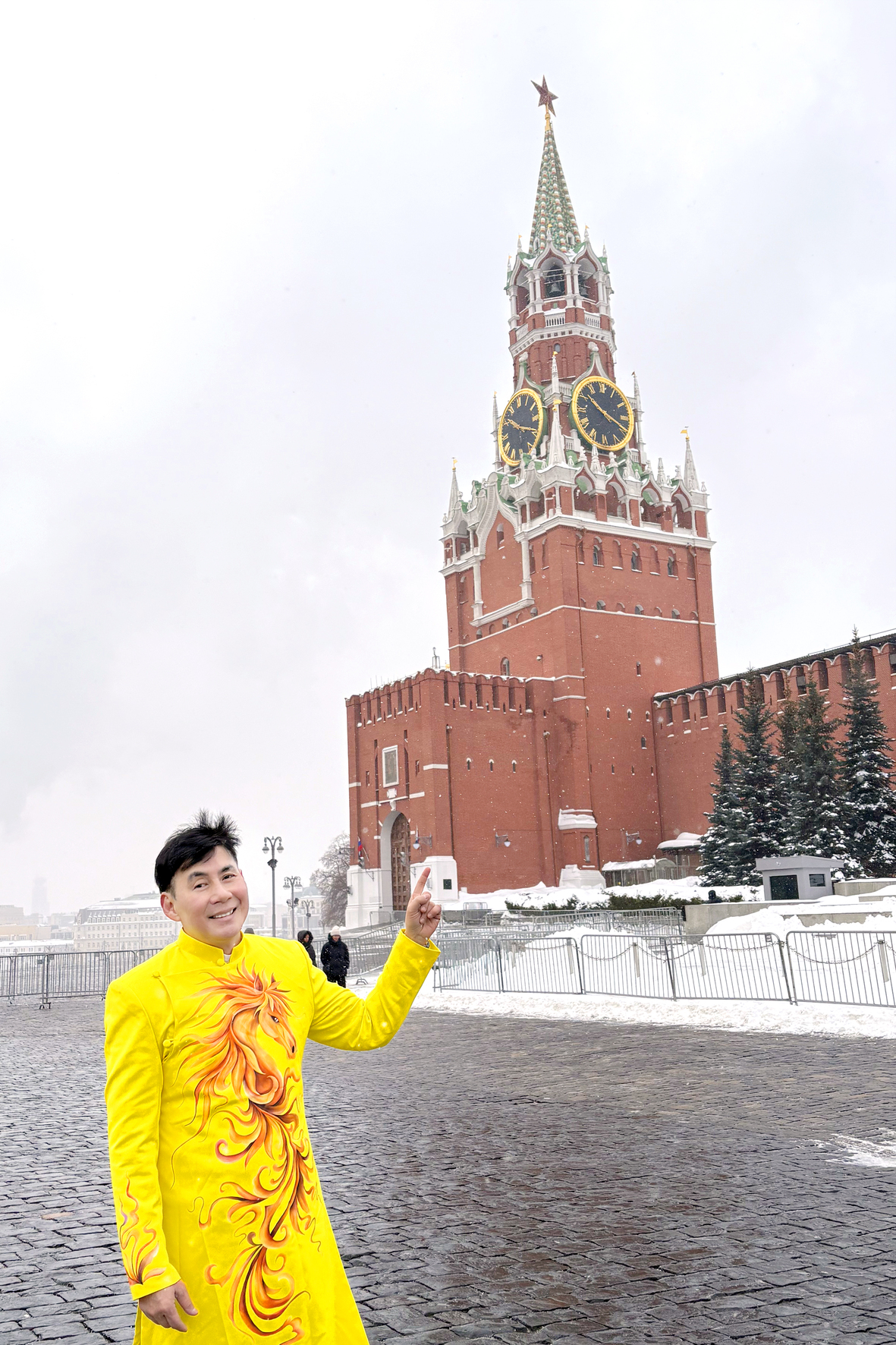 Chuyến du lịch đầy bất ổn của Đoàn Trường và trải nghiệm ngắm Bắc cực quang - Ảnh 2. Chuyến du lịch đầy bất ổn của Đoàn Trường và trải nghiệm ngắm Bắc cực quang - Ảnh 2.