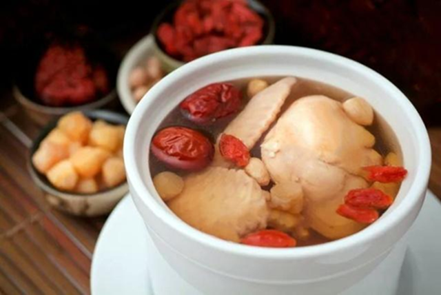 4 Thực phẩm gây suy thận âm thầm hại sức khỏe bạn cần tránh ngay năm 2026 - Ảnh 2.