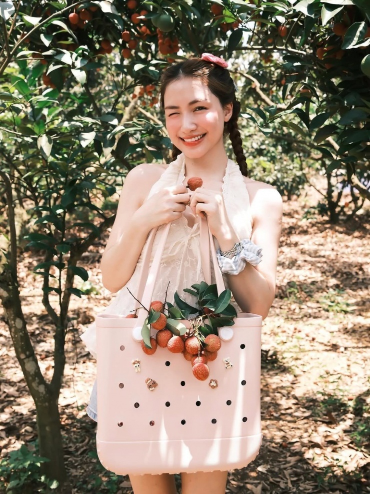 Nhà chồng cưng chiều Hòa Minzy và lý do đằng Sau tình yêu viên mãn - Ảnh 2. Nhà chồng cưng chiều Hòa Minzy và lý do đằng Sau tình yêu viên mãn - Ảnh 2.