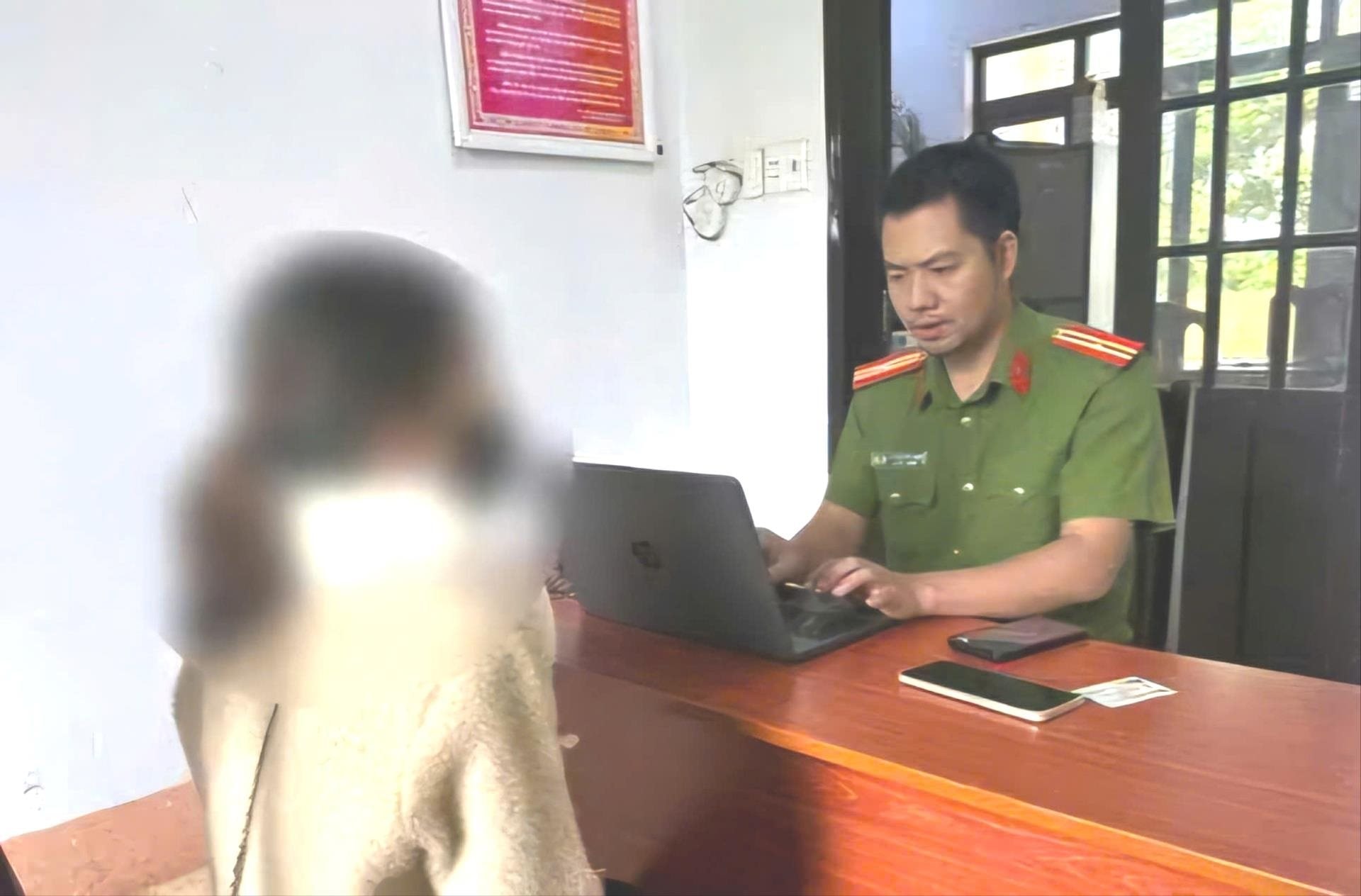 Lừa đảo qua điện thọai: Người phụ nữ Lâm Đồng suýt mất 50 . 000 USD vì tin vào “ phi công ” - Ảnh 1.