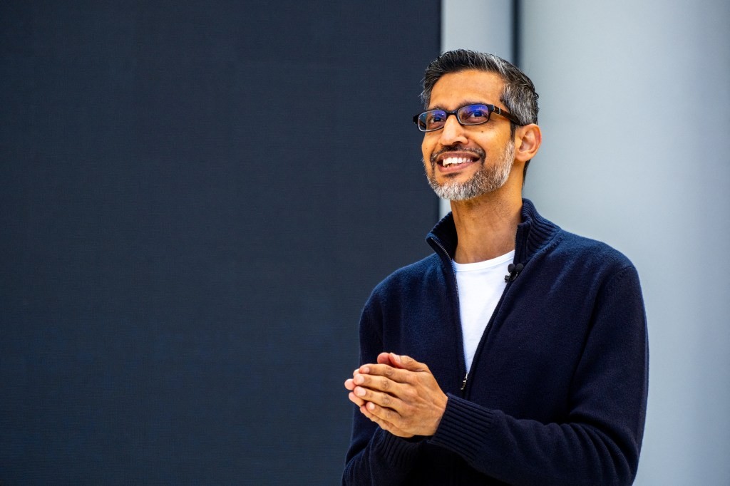 Gói lương 692 triệu USD của CEO Google Sundar Pichai và sự xa hoa của các nhà sáng lập - Ảnh 1.