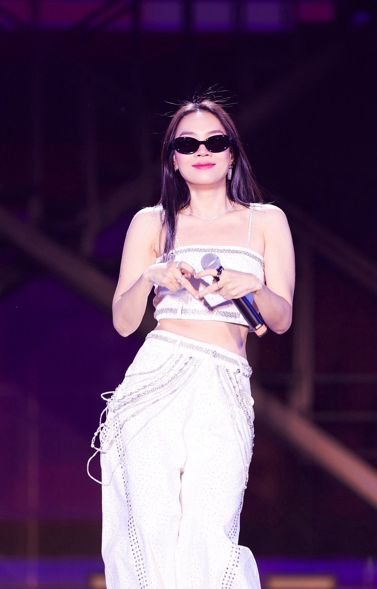 Mỹ Tâm: Nữ thủ khoa Nhạc viện và bí quyết trẻ đẹp ở tuổi 45 - Ảnh 9. Mỹ Tâm: Nữ thủ khoa Nhạc viện và bí quyết trẻ đẹp ở tuổi 45 - Ảnh 9.