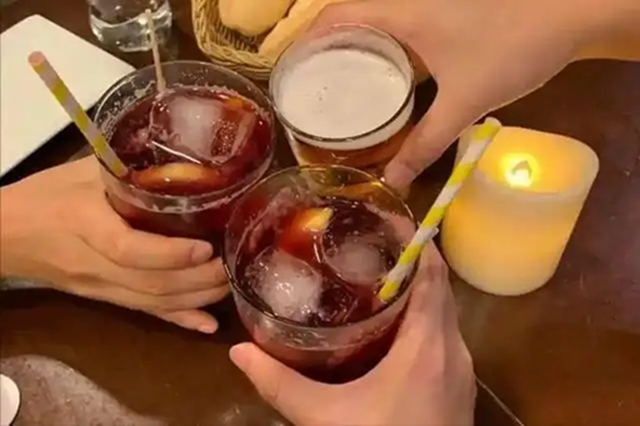 Cứ 3 giây lại có 1 người bị đột quỵ, bác sĩ nhắc nhở: Thà ăn thêm thịt còn hơn ăn nhiều 5 thực phẩm này- Ảnh 2.