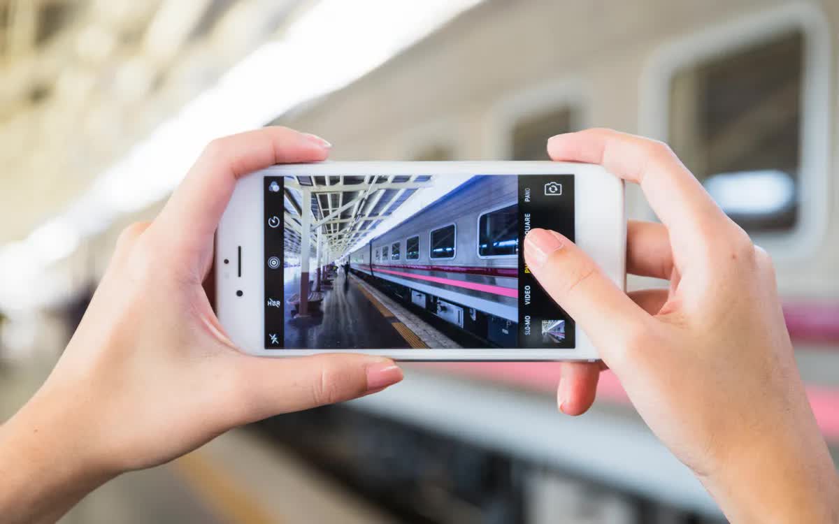 Rủi ro từ những bức ảnh chụp từ điện thoại - Ảnh 1.