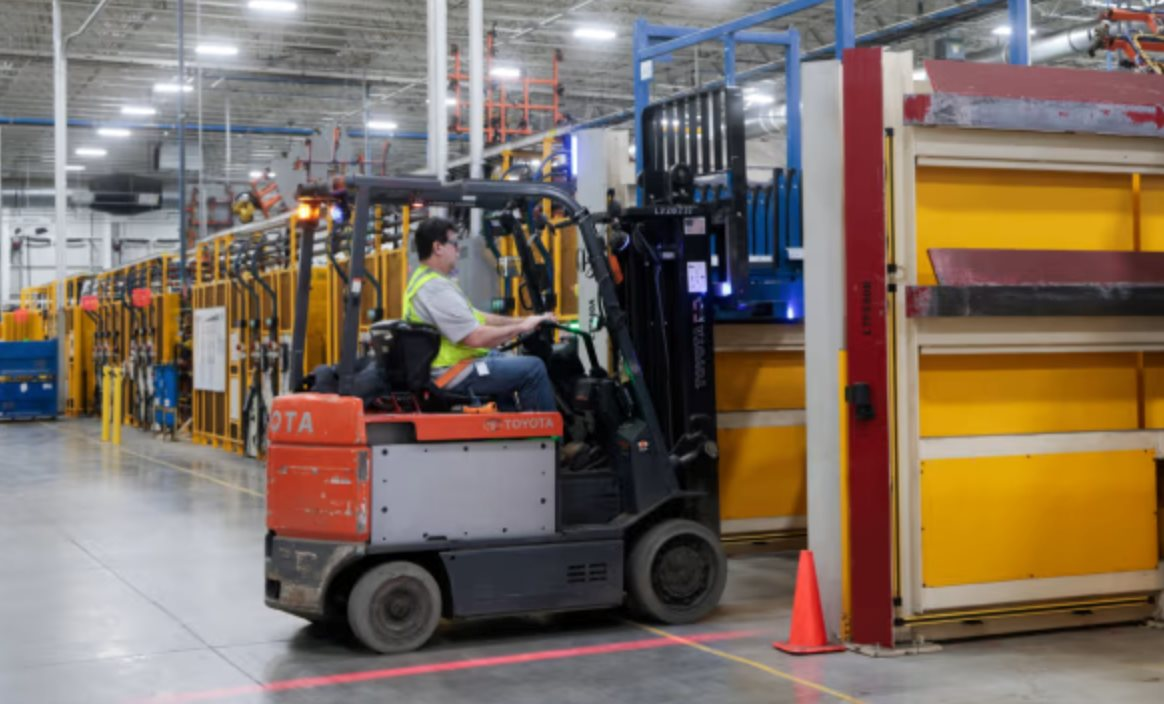 Ngành xe điện 2026: Đầu tư 20 tỷ USD bốc hơi , nhà máy linh kiện bỏ hoang - Ảnh 4. Ngành xe điện 2026: Đầu tư 20 tỷ USD bốc hơi , nhà máy linh kiện bỏ hoang - Ảnh 4.