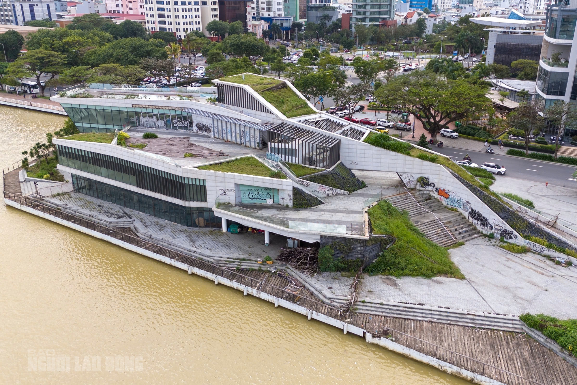 Cận cảnh bến du thuyền trăm tỉ bên sông Hàn - Ảnh 1.