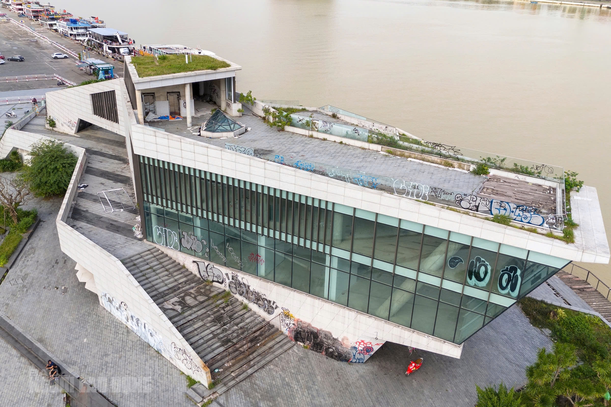 Cận cảnh bến du thuyền trăm tỉ bên sông Hàn - Ảnh 4.