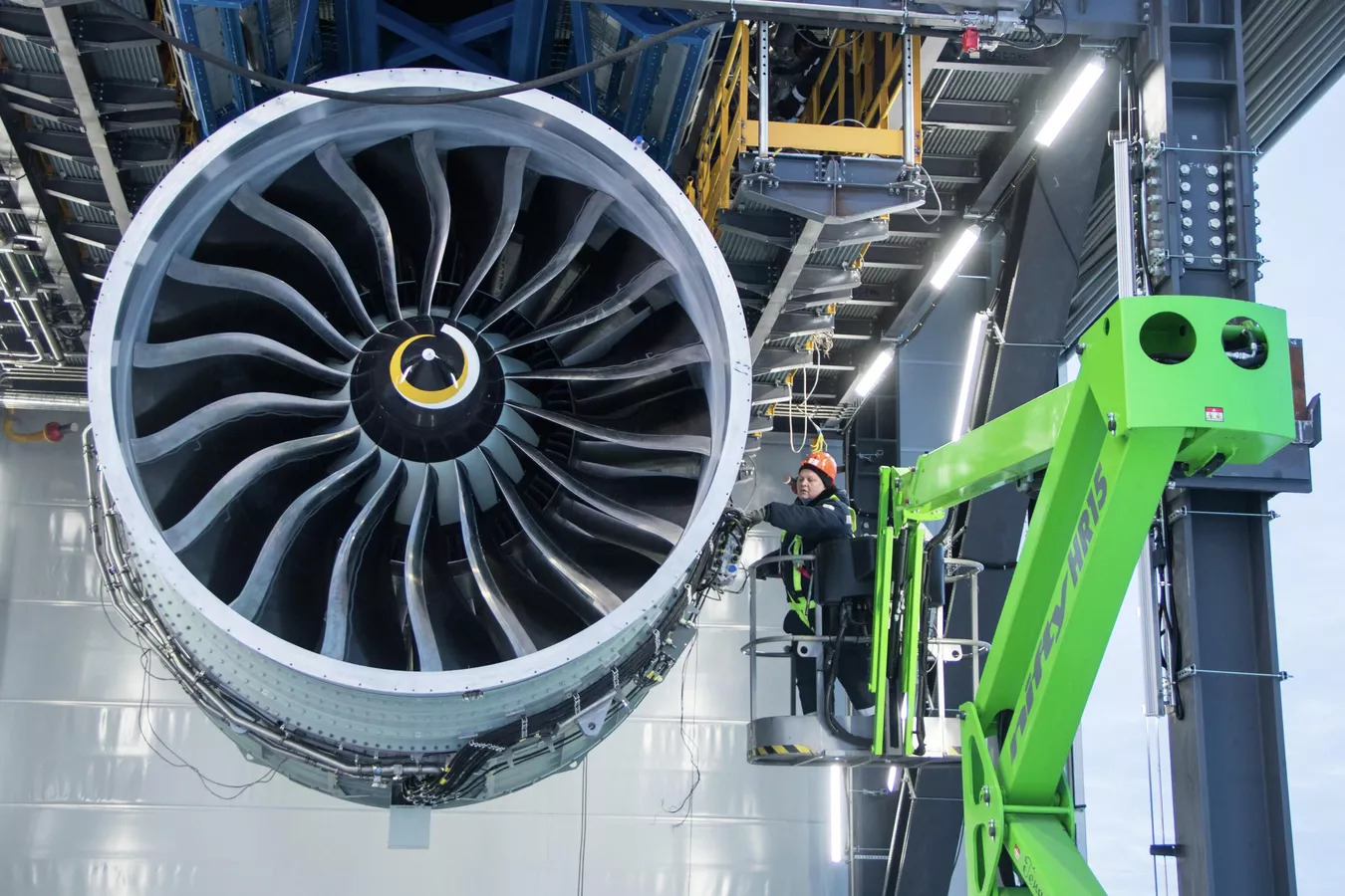 Nga dồn lực phát triển động cơ 'độc nhất vô nhị': Lực đẩy 'quái vật' - Ảnh 2.