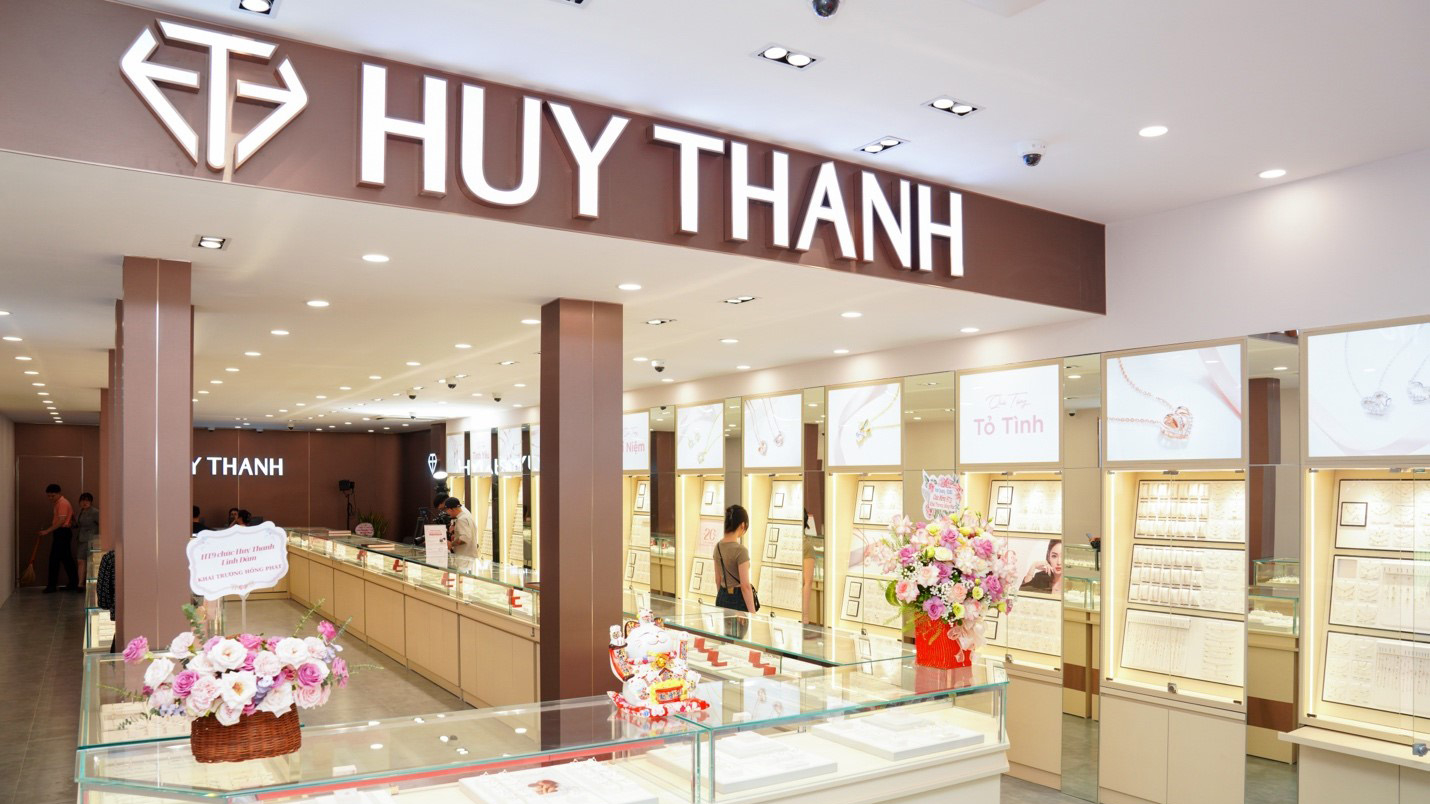 Thanh tra đột xuất Vàng bạc Huy Thanh Jewelry, chuyển hồ sơ vi phạm sang cục thuế - Ảnh 1.