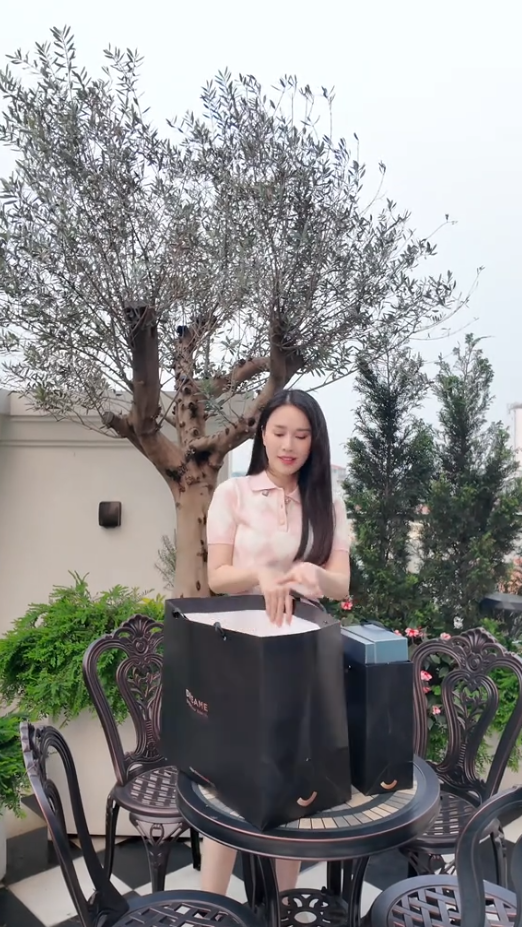 MC xinh nhất VTV ở biệt thự 9 tầng: Không khoe mà vẫn lộ gu giàu có qua một chi tiết nhỏ - Ảnh 2.