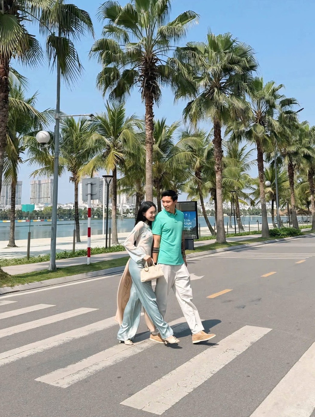 Đoàn Văn Hậu và hành trình tình yêu: Từ bóng đá đến hạnh phúc gia đình - Ảnh 6. Đoàn Văn Hậu và hành trình tình yêu: Từ bóng đá đến hạnh phúc gia đình - Ảnh 6.