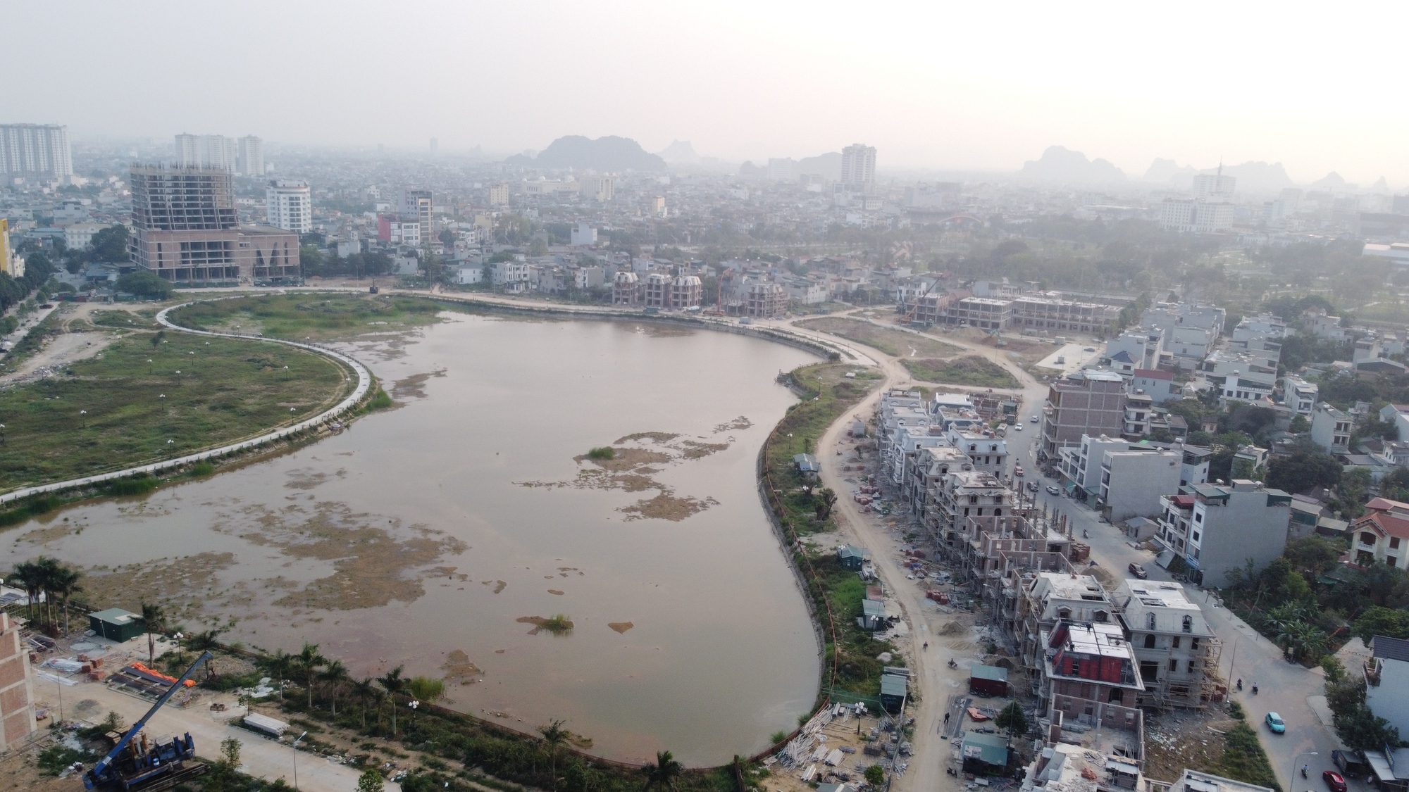 Công viên nước Đông Hương 600 tỷ đồng vẫn ngổn ngang sau 8 năm thực hiện- Ảnh 12. Công viên nước Đông Hương 600 tỷ đồng vẫn ngổn ngang sau 8 năm thực hiện- Ảnh 12.