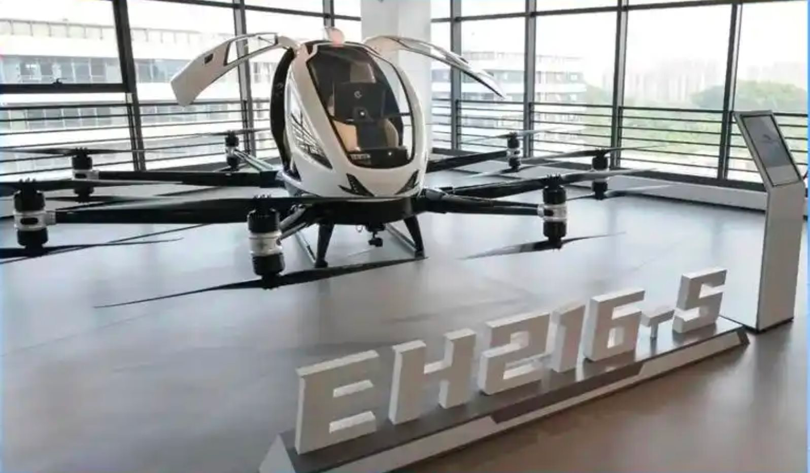 Trung Quốc phát triển taxi bay 300 tỷ USD , Chấm dứt tắc đường trong năm 2026 - Ảnh 2. Trung Quốc phát triển taxi bay 300 tỷ USD , Chấm dứt tắc đường trong năm 2026 - Ảnh 2.