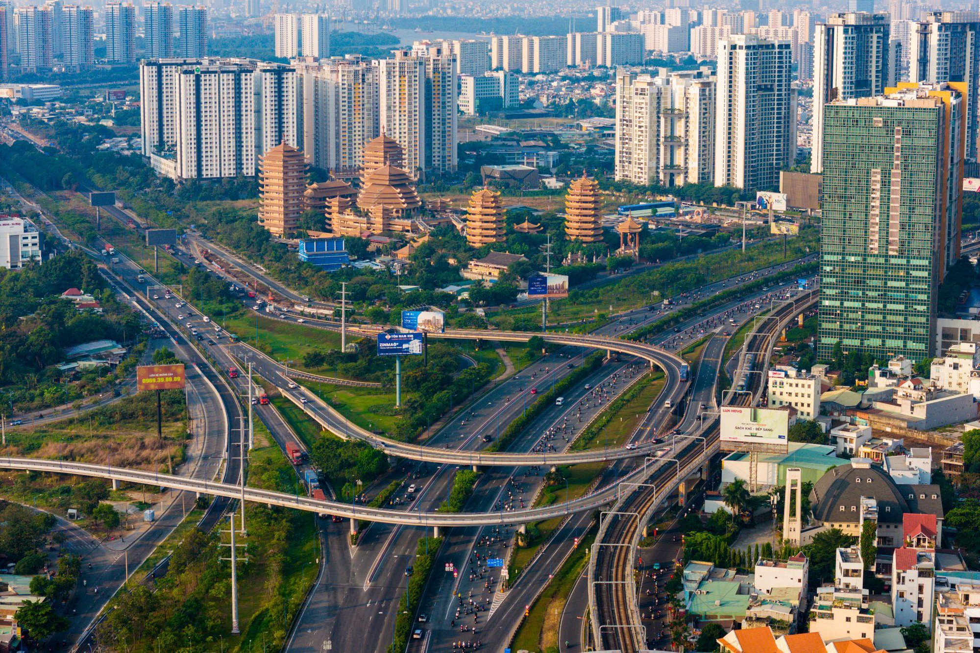 Khu Đông: Khi dòng vốn, doanh nghiệp và nhân tài cùng hội tụ - Ảnh 1. Khu Đông: Khi dòng vốn, doanh nghiệp và nhân tài cùng hội tụ - Ảnh 1.