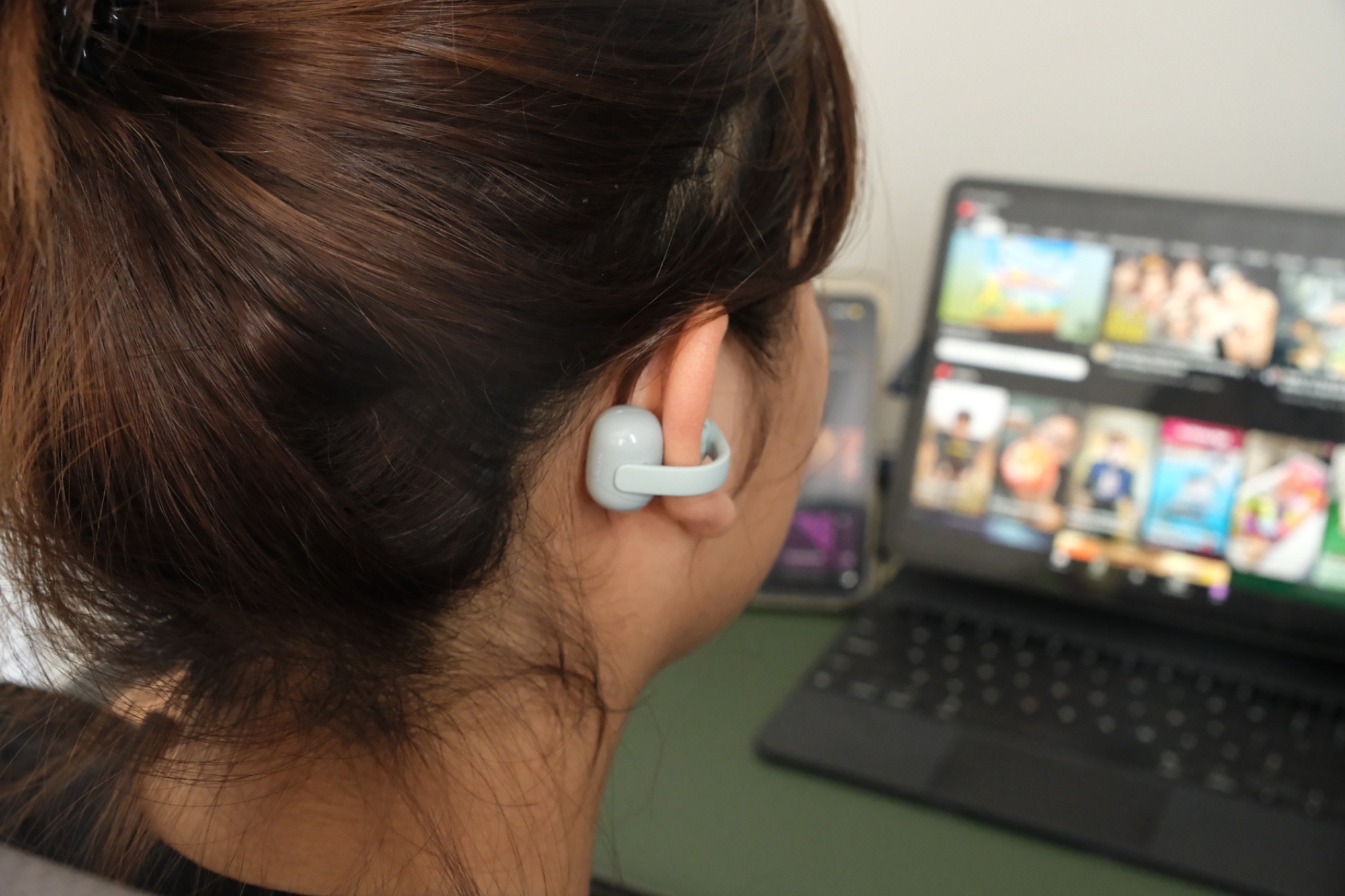 Sony Clip WF-LC900: Khi tai nghe không còn để “cách ly”, mà để kết nối với thế giới - Ảnh 3. Sony Clip WF-LC900: Khi tai nghe không còn để “cách ly”, mà để kết nối với thế giới - Ảnh 3.