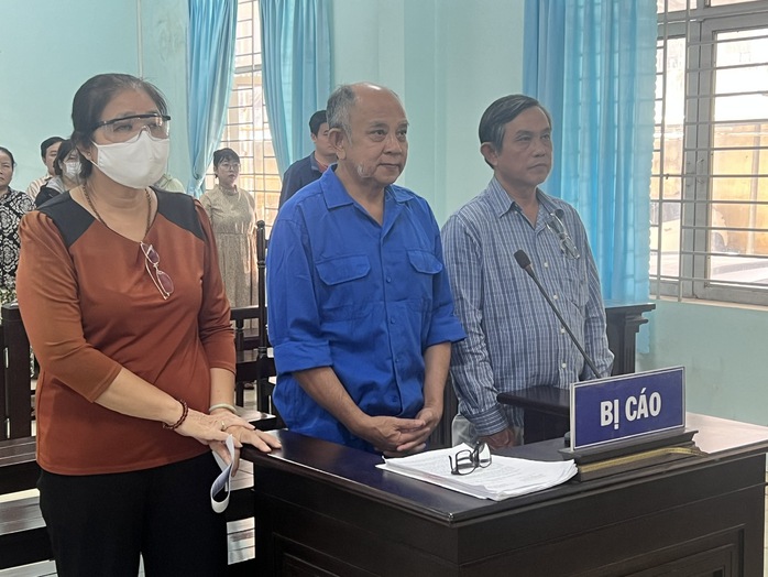 Chủ thương hiệu đậu phộng tân tân trần Duy Tân bị tuyên án về trốn thuế - Ảnh 2. Chủ thương hiệu đậu phộng tân tân trần Duy Tân bị tuyên án về trốn thuế - Ảnh 2.