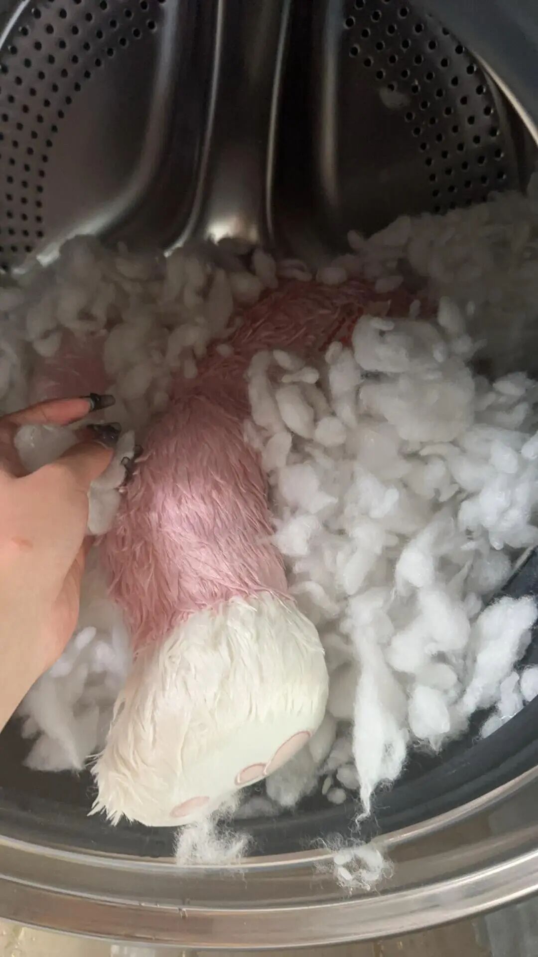 Sống 40 năm mới biết: Tuyệt đối không cho 8 thứ này vào máy giặt, không chỉ hỏng đồ mà còn “giết chết” máy rất nhanh - Ảnh 2.