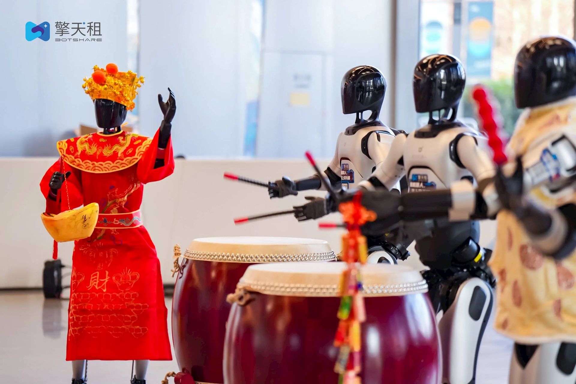 Cơn sốt thuê robot ở Trung Quốc giảm giá mạnh từ 30 . 000 Xuống 1 . 000 Nhân dân tệ - Ảnh 2. Cơn sốt thuê robot ở Trung Quốc giảm giá mạnh từ 30 . 000 Xuống 1 . 000 Nhân dân tệ - Ảnh 2.