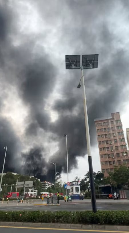 BYD xác nhận vụ hỏa hoạn tại bãi đậu xe Thâm Quyến , Cổ phiếu giảm 0 , 6 % - Ảnh 3. BYD xác nhận vụ hỏa hoạn tại bãi đậu xe Thâm Quyến , Cổ phiếu giảm 0 , 6 % - Ảnh 3.