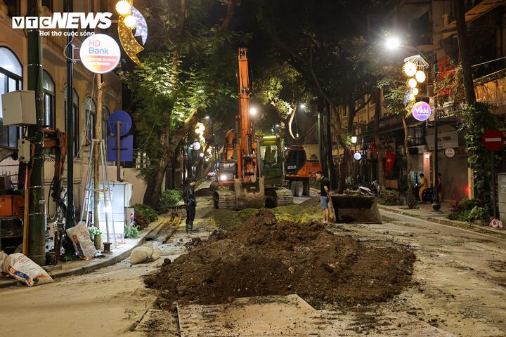 Công trình chống ngập Hà Nội khẩn trương thi công xuyên đêm trước mùa mưa 2026 - Ảnh 15. Công trình chống ngập Hà Nội khẩn trương thi công xuyên đêm trước mùa mưa 2026 - Ảnh 15.