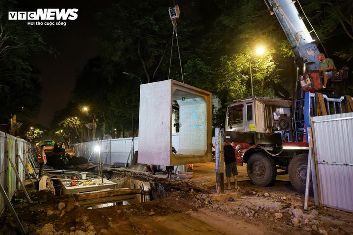Công trình chống ngập Hà Nội khẩn trương thi công xuyên đêm trước mùa mưa 2026 - Ảnh 13. Công trình chống ngập Hà Nội khẩn trương thi công xuyên đêm trước mùa mưa 2026 - Ảnh 13.