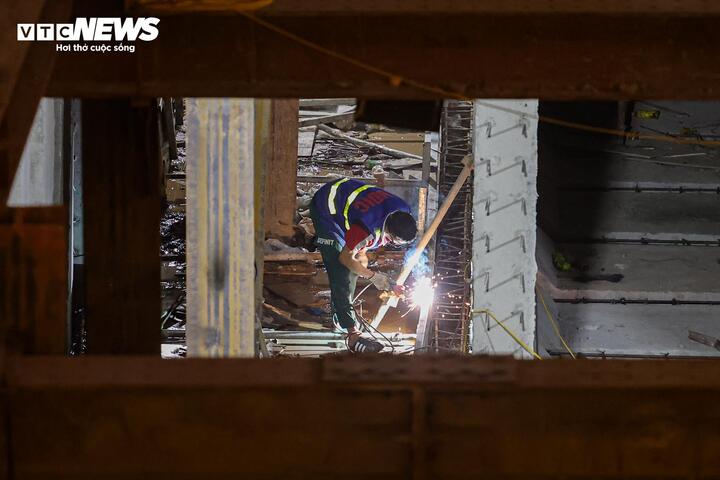 Công trình chống ngập Hà Nội khẩn trương thi công xuyên đêm trước mùa mưa 2026 - Ảnh 4. Công trình chống ngập Hà Nội khẩn trương thi công xuyên đêm trước mùa mưa 2026 - Ảnh 4.