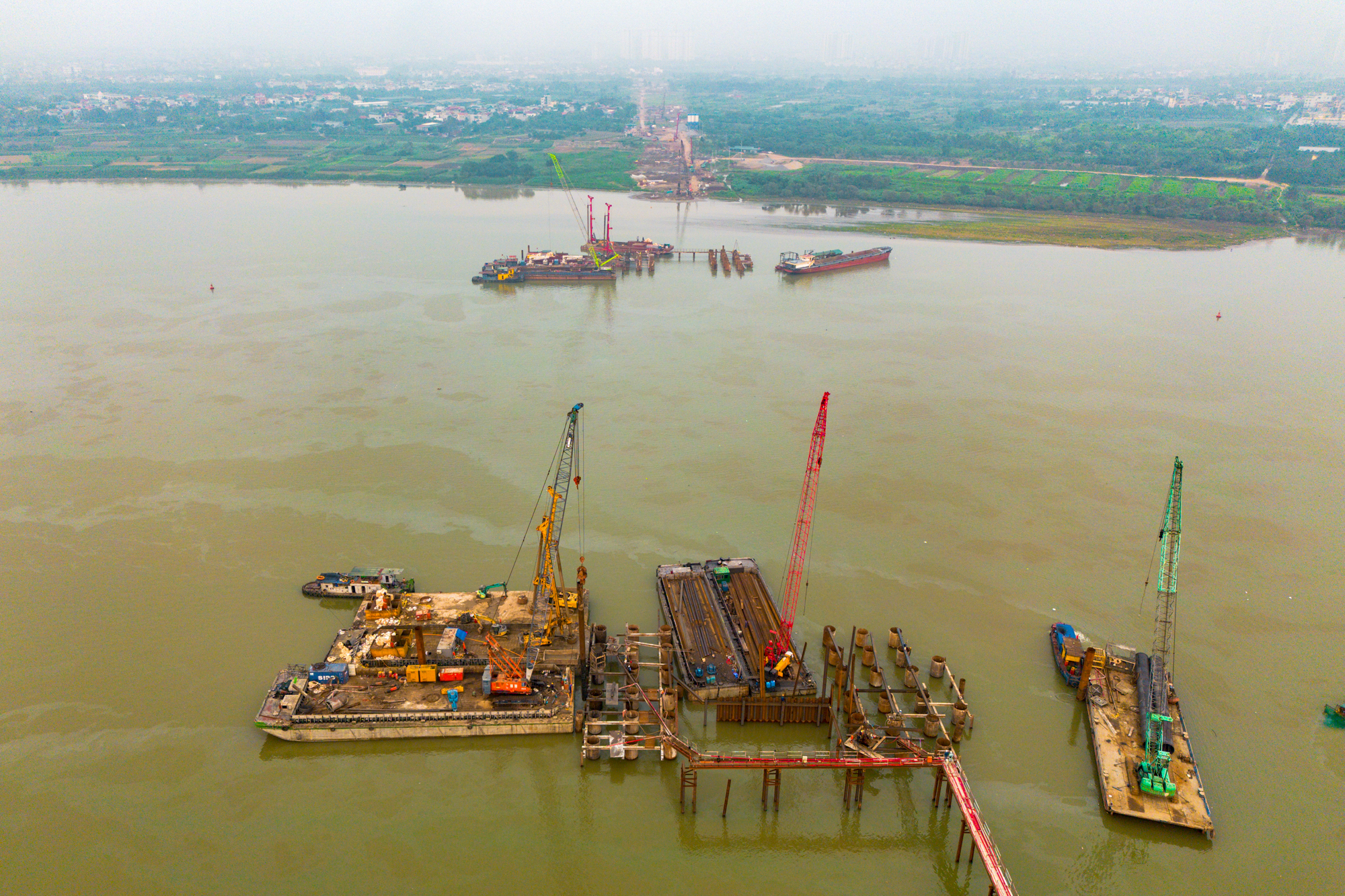 Cận cảnh 2 cây cầu trị giá 16.000 tỷ đồng, kết nối các khu đô thị hàng chục tỷ USD, chiếm 50% nguồn cung căn hộ Hà Nội - Ảnh 3.