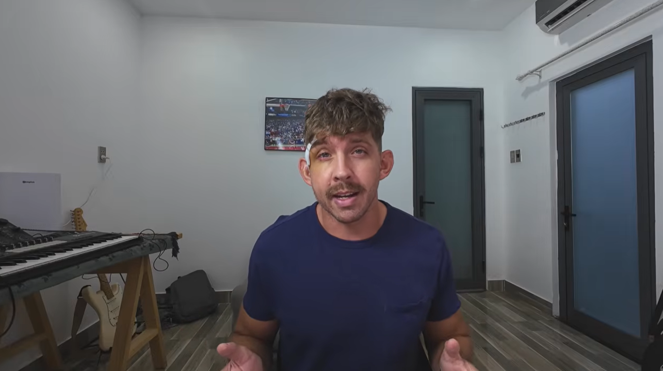 Khách Tây phẫu thuật tại 1 bệnh viện ở Đà Nẵng: "Nếu làm ở Mỹ, tôi sẽ phải nợ nần chồng chất trong ít nhất 10 năm"- Ảnh 1. Khách Tây phẫu thuật tại 1 bệnh viện ở Đà Nẵng: "Nếu làm ở Mỹ, tôi sẽ phải nợ nần chồng chất trong ít nhất 10 năm"- Ảnh 1.