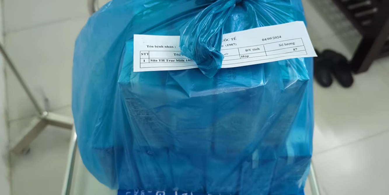 Khách Tây phẫu thuật tại 1 bệnh viện ở Đà Nẵng: "Nếu làm ở Mỹ, tôi sẽ phải nợ nần chồng chất trong ít nhất 10 năm"- Ảnh 6. Khách Tây phẫu thuật tại 1 bệnh viện ở Đà Nẵng: "Nếu làm ở Mỹ, tôi sẽ phải nợ nần chồng chất trong ít nhất 10 năm"- Ảnh 6.