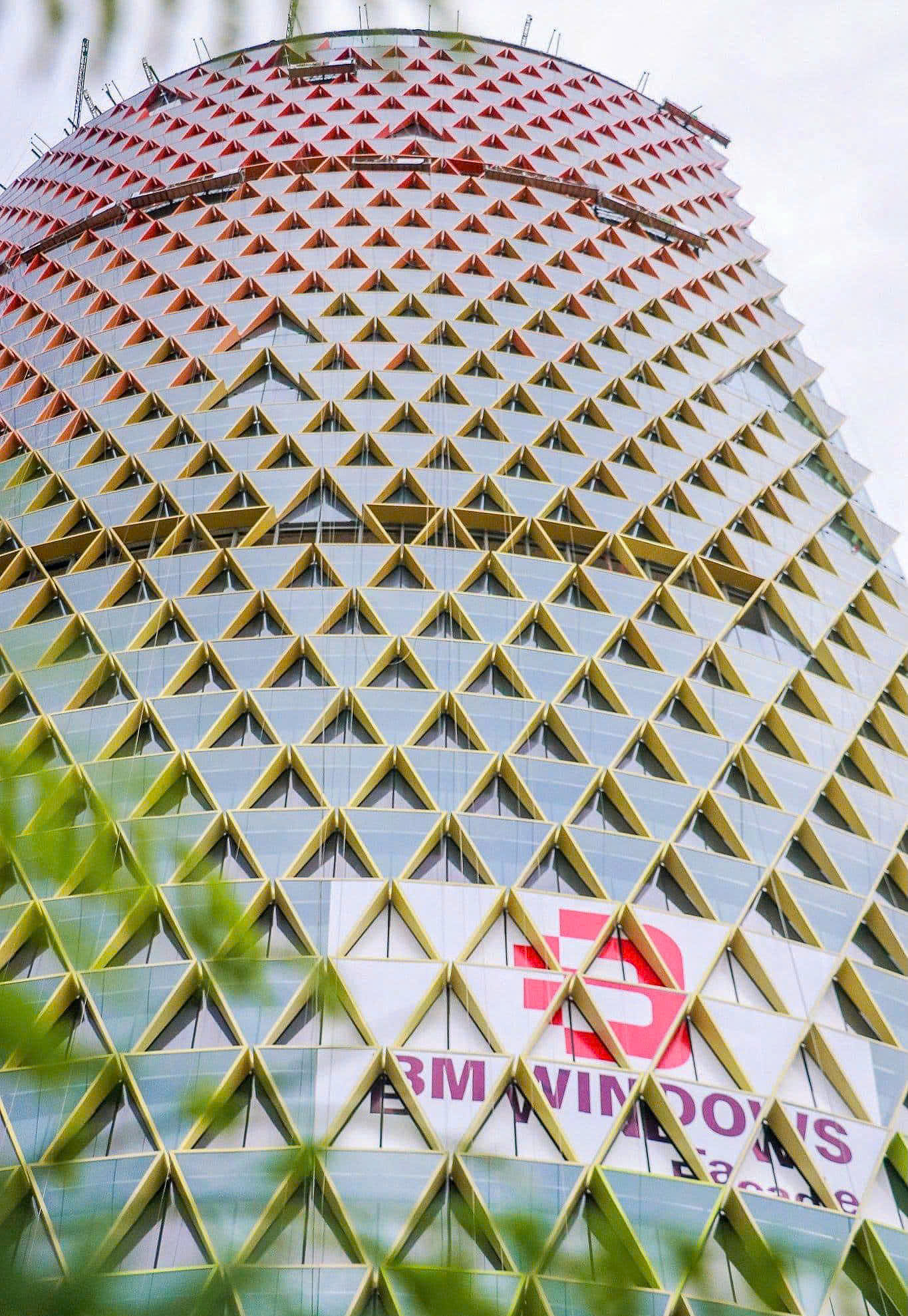 Tòa nhà "tai tiếng" trên đất vàng TPHCM: Số phận lao đao, trở thành khoản nợ xấu BĐS lớn bậc nhất, đến lớp vỏ rực rỡ mỗi đêm dù bên trong vẫn là khối bê tông khổng lồ - Ảnh 6.