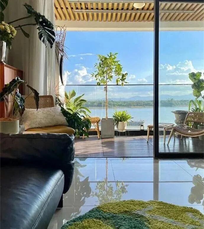 Ngôi nhà hướng biển của người phụ nữ 40 tuổi sống một mình: Không cần xa hoa vẫn đủ đầy, mỗi ngày như đang nghỉ dưỡng- Ảnh 2.