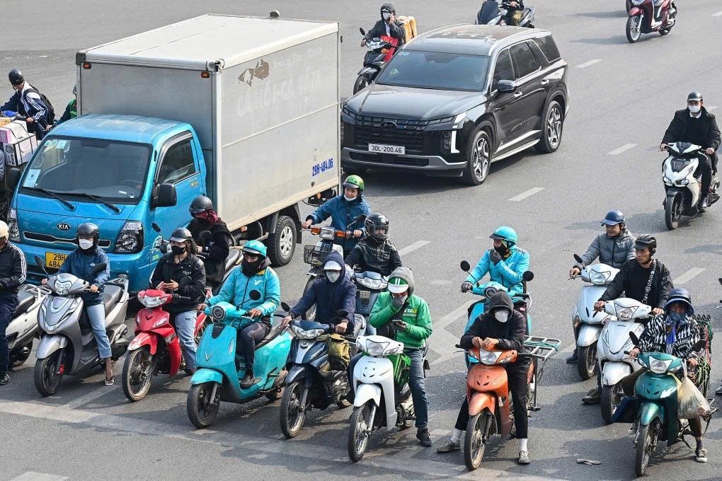 Doanh nghiệp xe công nghệ hỗ trợ tài xế chuyển đổi sang xe điện năm 2026 - Ảnh 1.