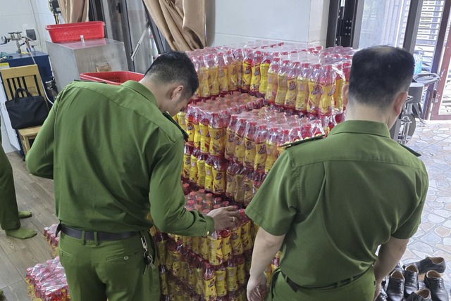 Ra lệnh bắt tạm giam giám đốc Nguyễn Sơn Tùng SN 1989 - Ảnh 2.