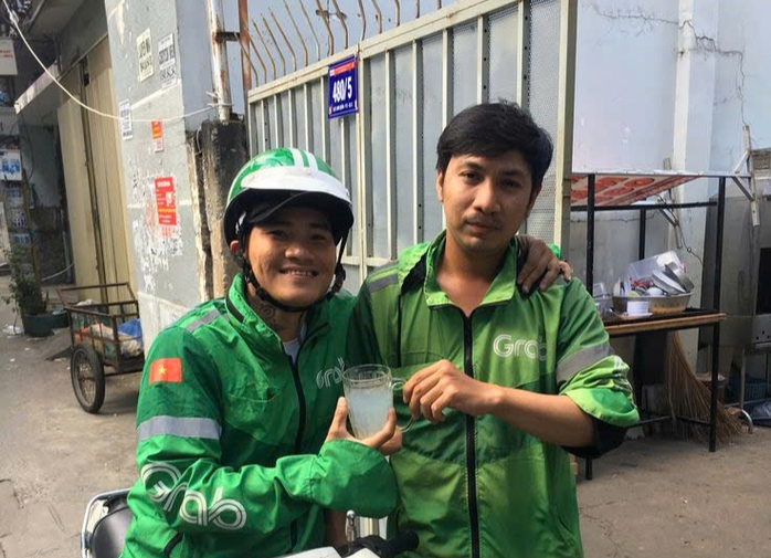 Hà Nội cấm xe máy xăng ở 11 tuyến phố: Ý kiến người dân và tác động môi trường - Ảnh 3.