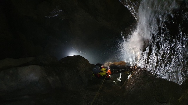 Lộ diện thêm 26 hang động mới dưới lòng đất ở Phong Nha - Kẻ Bàng - Ảnh 3.