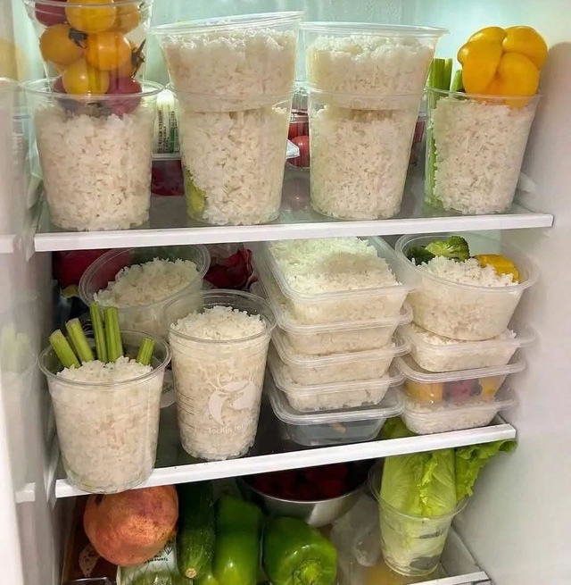 Bảo quản cơm nguội trong tủ lạnh được bao lâu? Chuyên gia dinh dưỡng: Đừng mắc 3 sai lầm!- Ảnh 1.