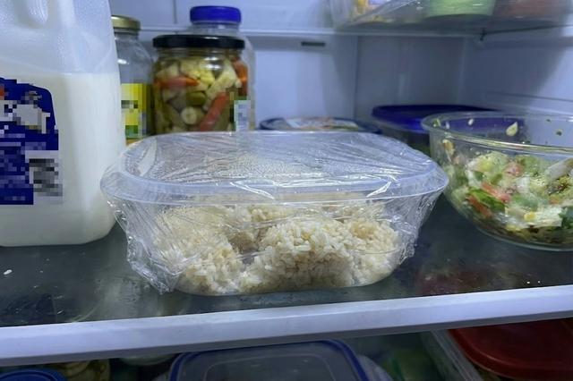 Bảo quản cơm nguội trong tủ lạnh được bao lâu? Chuyên gia dinh dưỡng: Đừng mắc 3 sai lầm!- Ảnh 3.